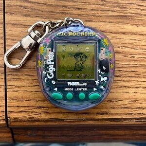 Giga Pets Microchimp 1997 Tiger Virtual Pets